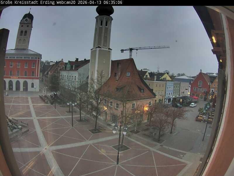 Archiv Foto Webcam Erding: Stadtturm, Kirche und Fußgängerzone