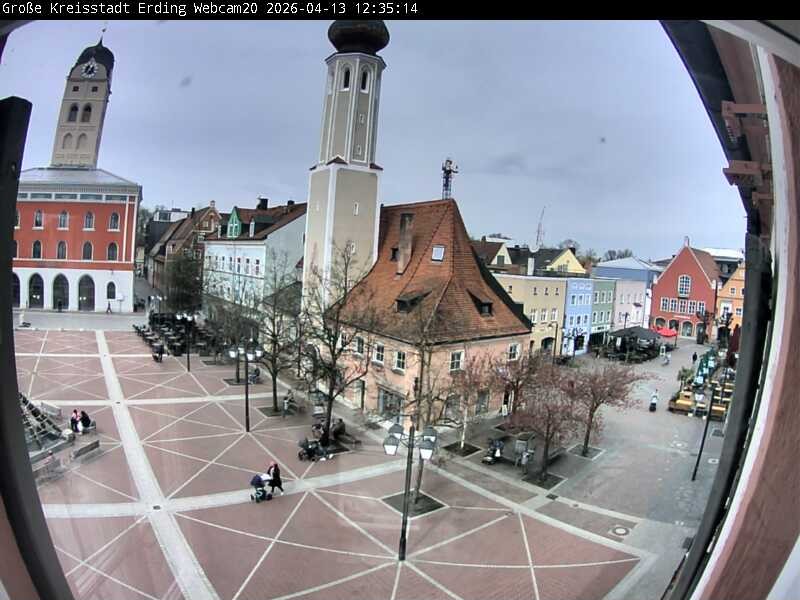 Archiv Foto Webcam Erding: Stadtturm, Kirche und Fußgängerzone
