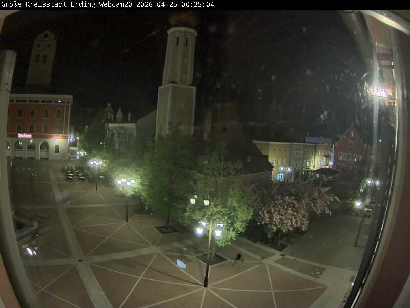 Archiv Foto Webcam Erding: Stadtturm, Kirche und Fußgängerzone