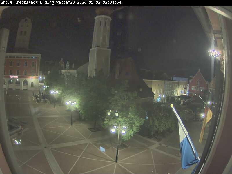Archiv Foto Webcam Erding: Stadtturm, Kirche und Fußgängerzone