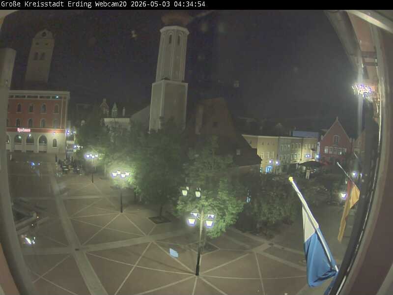 Archiv Foto Webcam Erding: Stadtturm, Kirche und Fußgängerzone
