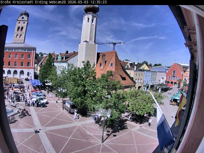 Archiv Foto Webcam Erding: Stadtturm, Kirche und Fußgängerzone