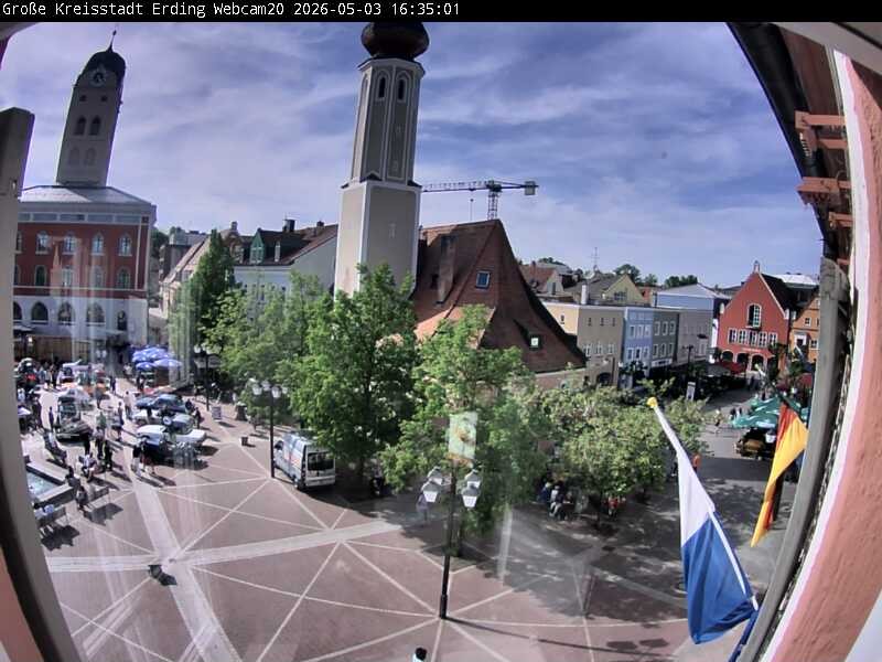 Archiv Foto Webcam Erding: Stadtturm, Kirche und Fußgängerzone