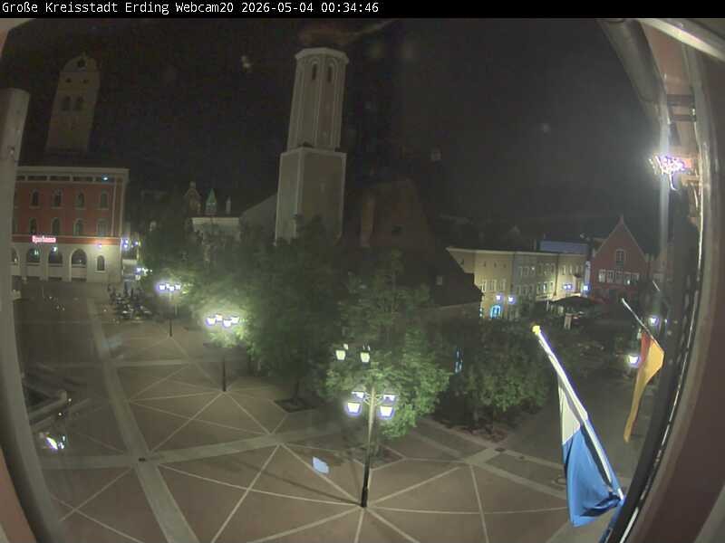 Archiv Foto Webcam Erding: Stadtturm, Kirche und Fußgängerzone