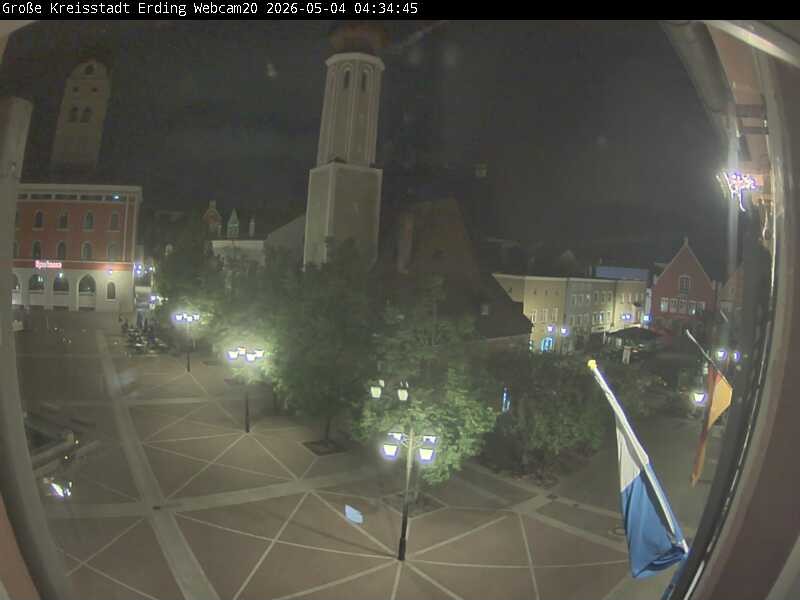 Archiv Foto Webcam Erding: Stadtturm, Kirche und Fußgängerzone