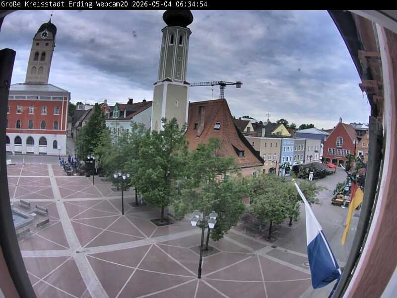 Archiv Foto Webcam Erding: Stadtturm, Kirche und Fußgängerzone