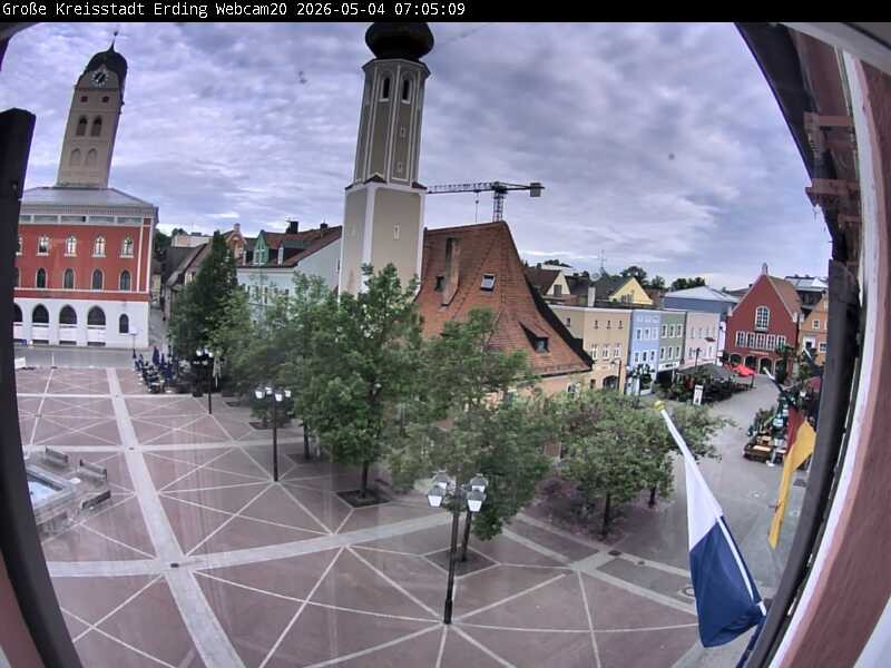 Archiv Foto Webcam Erding: Stadtturm, Kirche und Fußgängerzone