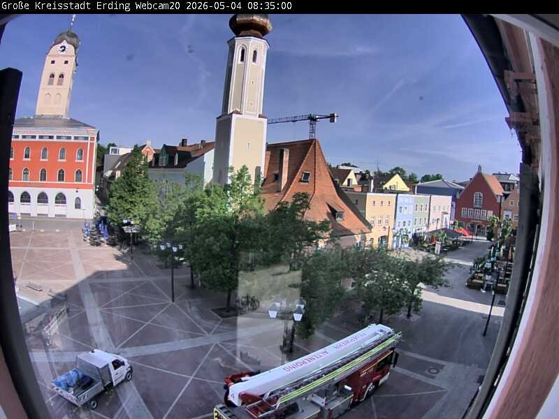 Archiv Foto Webcam Erding: Stadtturm, Kirche und Fußgängerzone