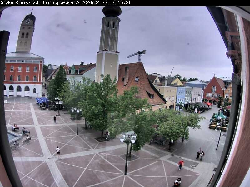 Archiv Foto Webcam Erding: Stadtturm, Kirche und Fußgängerzone