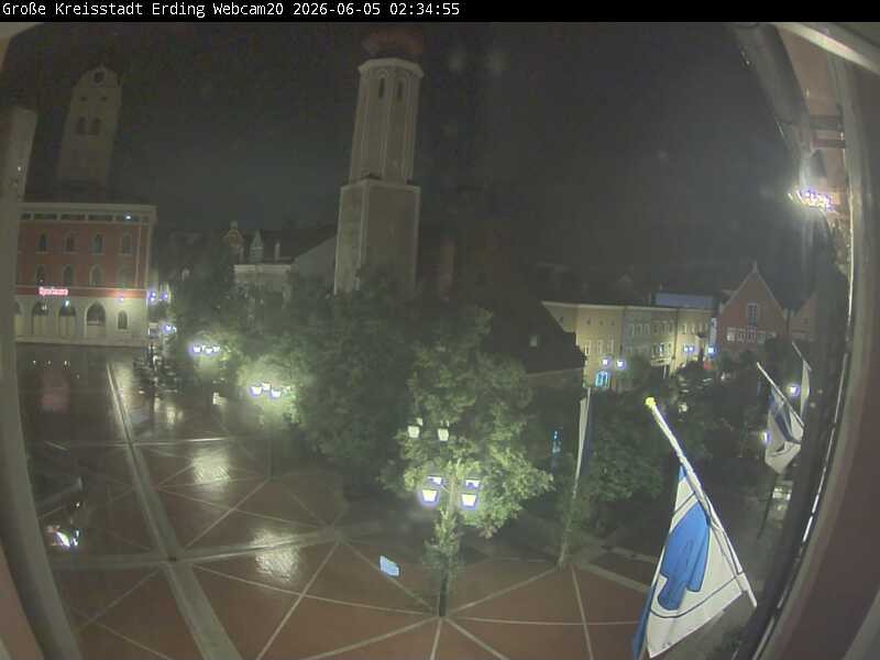 Archiv Foto Webcam Erding: Stadtturm, Kirche und Fußgängerzone