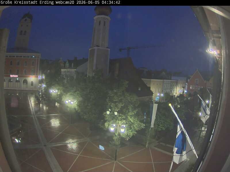 Archiv Foto Webcam Erding: Stadtturm, Kirche und Fußgängerzone