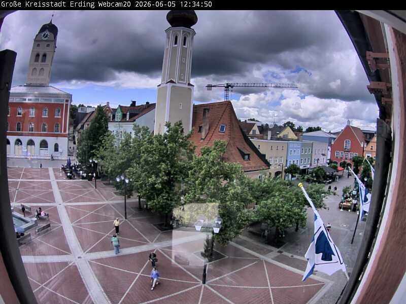 Archiv Foto Webcam Erding: Stadtturm, Kirche und Fußgängerzone