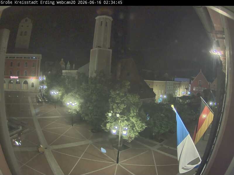 Archiv Foto Webcam Erding: Stadtturm, Kirche und Fußgängerzone