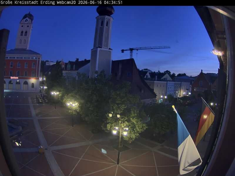 Archiv Foto Webcam Erding: Stadtturm, Kirche und Fußgängerzone