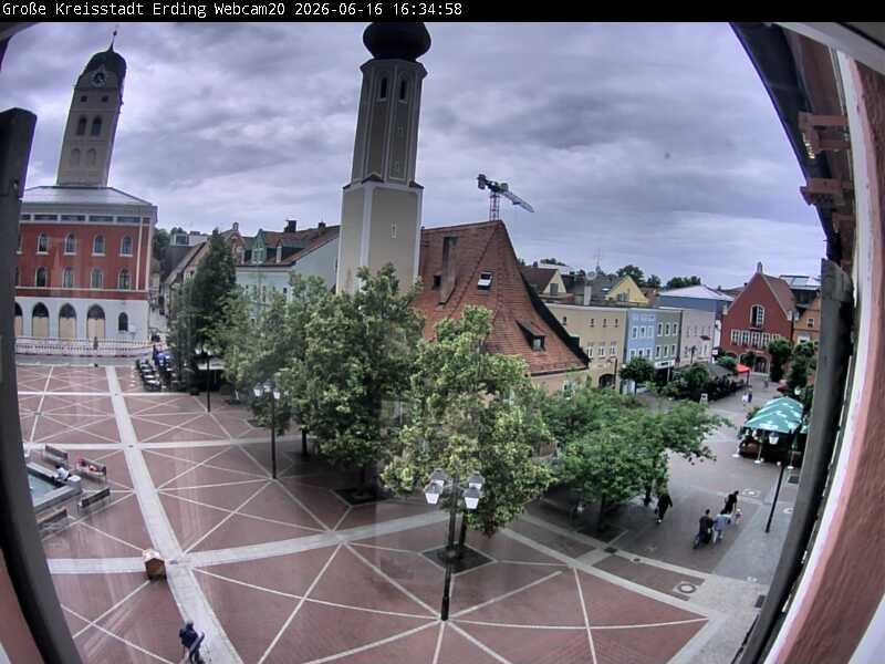 Archiv Foto Webcam Erding: Stadtturm, Kirche und Fußgängerzone