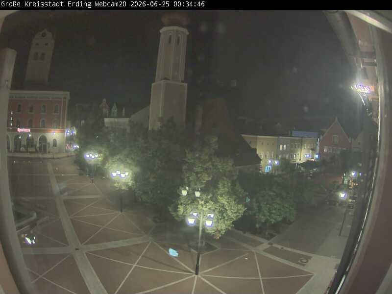 Archiv Foto Webcam Erding: Stadtturm, Kirche und Fußgängerzone