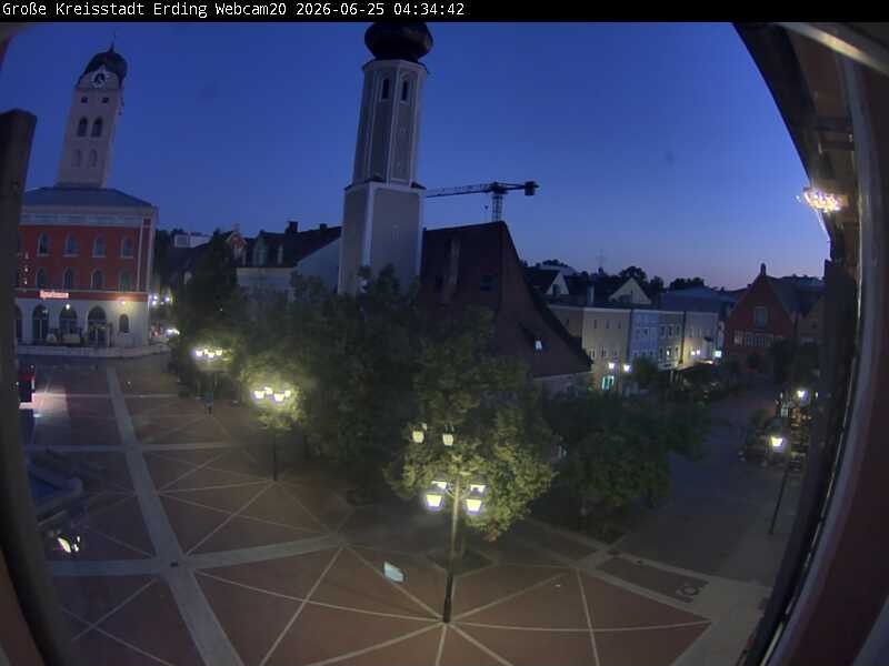 Archiv Foto Webcam Erding: Stadtturm, Kirche und Fußgängerzone