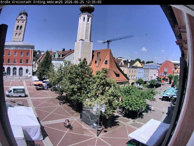 Archiv Foto Webcam Erding: Stadtturm, Kirche und Fußgängerzone