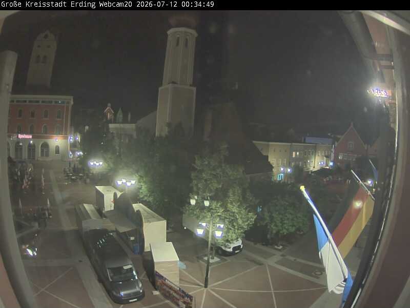 Archiv Foto Webcam Erding: Stadtturm, Kirche und Fußgängerzone