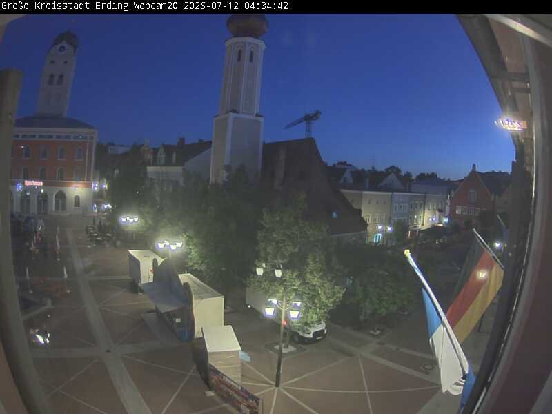 Archiv Foto Webcam Erding: Stadtturm, Kirche und Fußgängerzone