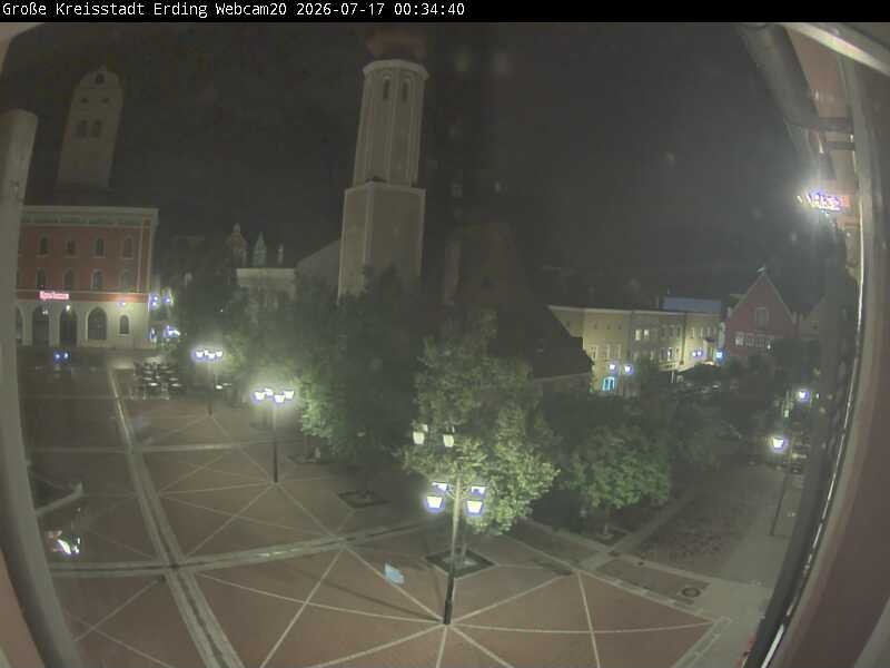 Archiv Foto Webcam Erding: Stadtturm, Kirche und Fußgängerzone