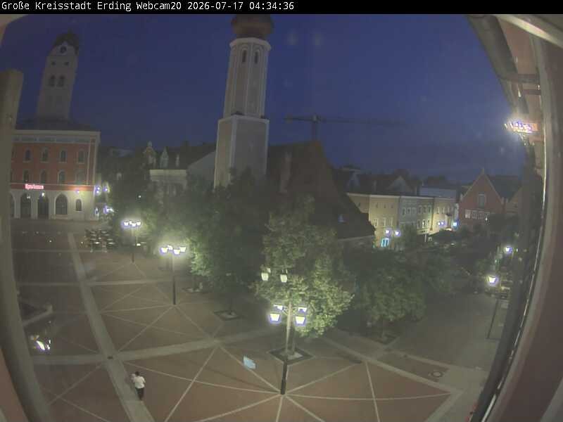 Archiv Foto Webcam Erding: Stadtturm, Kirche und Fußgängerzone