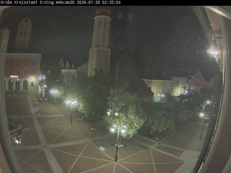 Archiv Foto Webcam Erding: Stadtturm, Kirche und Fußgängerzone