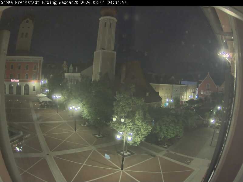 Archiv Foto Webcam Erding: Stadtturm, Kirche und Fußgängerzone