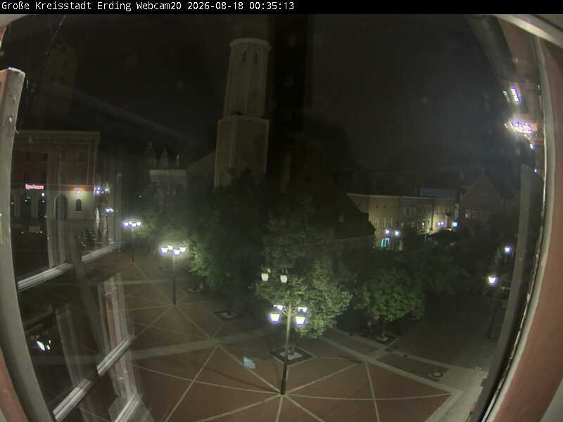 Archiv Foto Webcam Erding: Stadtturm, Kirche und Fußgängerzone
