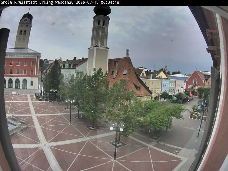Archiv Foto Webcam Erding: Stadtturm, Kirche und Fußgängerzone