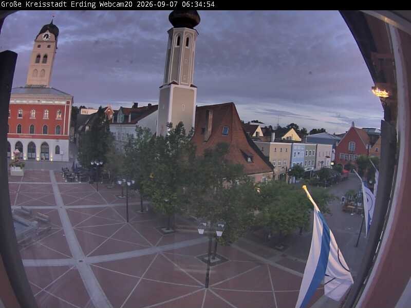 Archived image Webcam City center of Erding and the local city tower