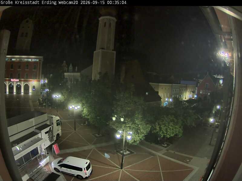 Archiv Foto Webcam Erding: Stadtturm, Kirche und Fußgängerzone