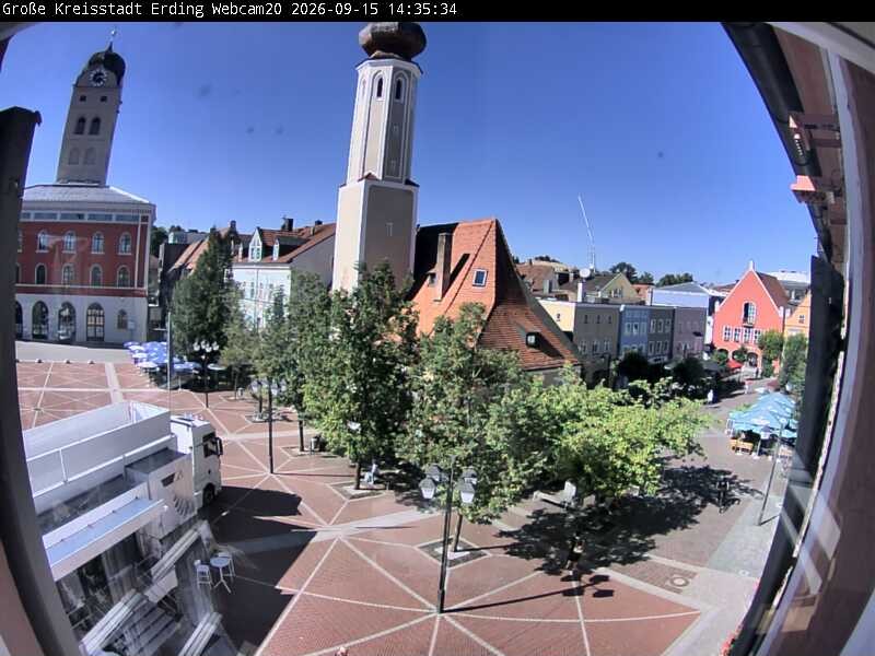 Archiv Foto Webcam Erding: Stadtturm, Kirche und Fußgängerzone