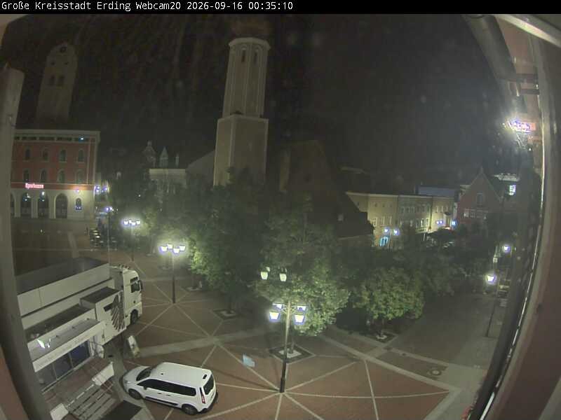 Archiv Foto Webcam Erding: Stadtturm, Kirche und Fußgängerzone