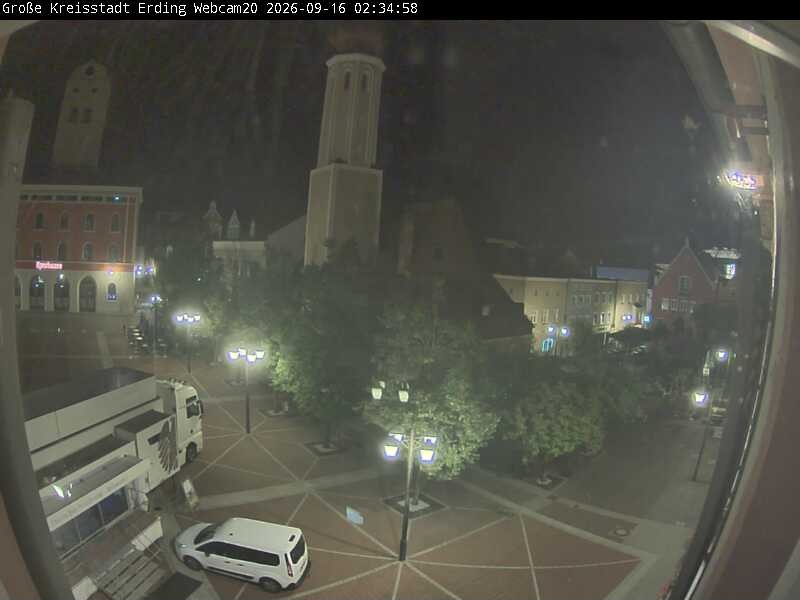 Archiv Foto Webcam Erding: Stadtturm, Kirche und Fußgängerzone