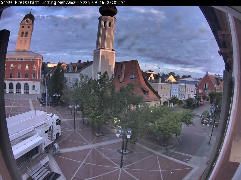 Archiv Foto Webcam Erding: Stadtturm, Kirche und Fußgängerzone