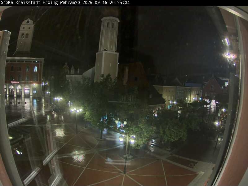 Archiv Foto Webcam Erding: Stadtturm, Kirche und Fußgängerzone
