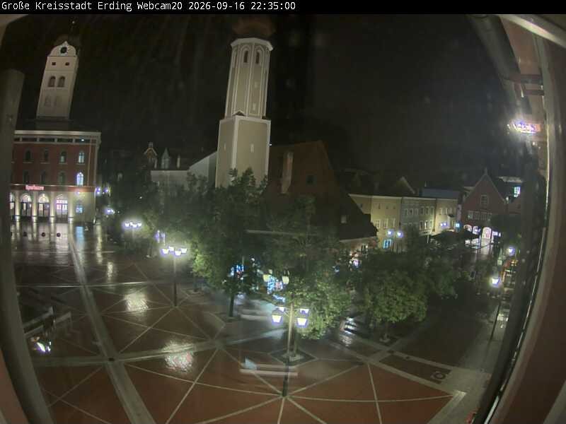 Archiv Foto Webcam Erding: Stadtturm, Kirche und Fußgängerzone