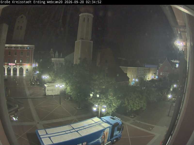 Archiv Foto Webcam Erding: Stadtturm, Kirche und Fußgängerzone