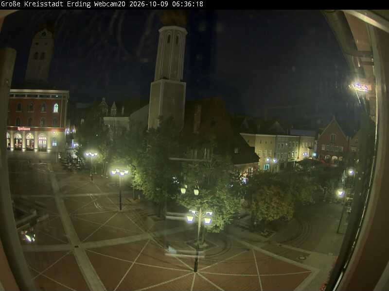 Archiv Foto Webcam Erding: Stadtturm, Kirche und Fußgängerzone