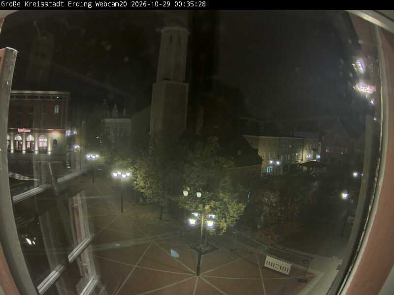 Archiv Foto Webcam Erding: Stadtturm, Kirche und Fußgängerzone
