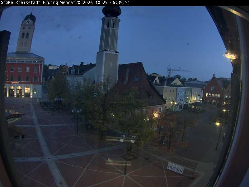 Archiv Foto Webcam Erding: Stadtturm, Kirche und Fußgängerzone