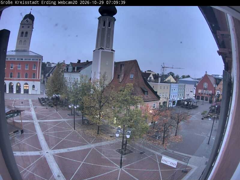 Archiv Foto Webcam Erding: Stadtturm, Kirche und Fußgängerzone