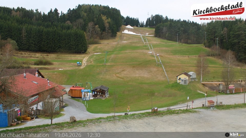 Archiv Foto Webcam Skiabfahrtshang im Schidorf Kirchbach