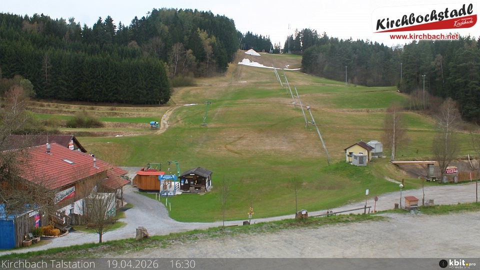 Archived image Webcam View at the lift in the Schidorf Kirchbarch, Austrian Waldviertel