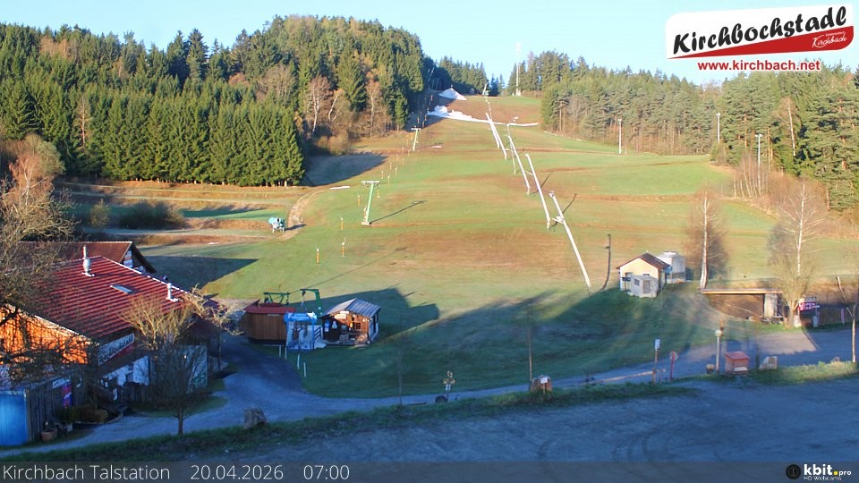 Archiv Foto Webcam Skiabfahrtshang im Schidorf Kirchbach