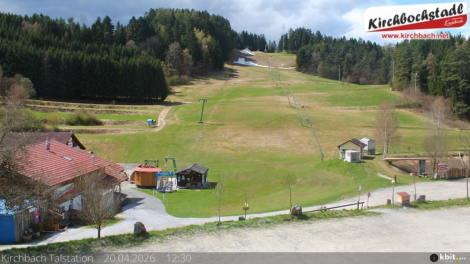 Archiv Foto Webcam Skiabfahrtshang im Schidorf Kirchbach
