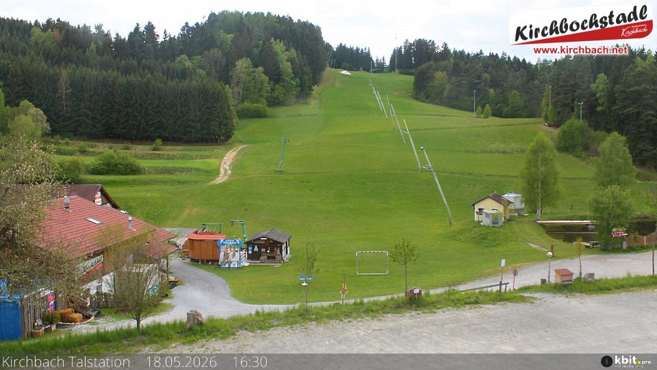Archiv Foto Webcam Skiabfahrtshang im Schidorf Kirchbach