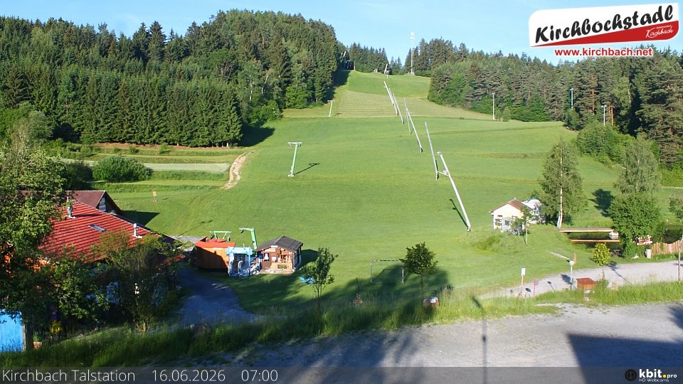 Archiv Foto Webcam Skiabfahrtshang im Schidorf Kirchbach