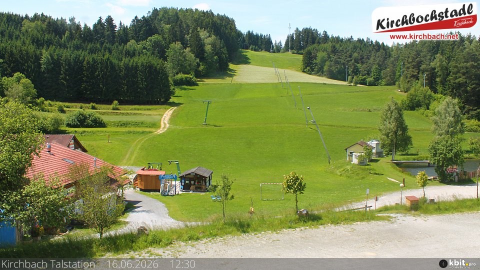 Archiv Foto Webcam Skiabfahrtshang im Schidorf Kirchbach